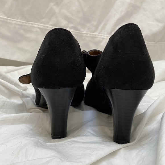 GNW Women’s black retro/vintage looking, salsa-styled closed toe heels. Size 7M. - Picture 5 of 7